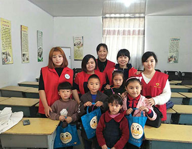 公司新居民員工子女免費(fèi)學(xué)習(xí)國學(xué)文化